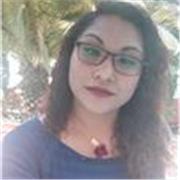 Profesora de informática, ofrece clases de computación básica y avanzada a distancia