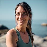 Clases de Hatha Vinyasa Yoga para particulares y empresas | Grupos reducidos | Girona provincia