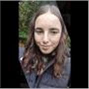 Sehr gute Mathe-Schülerin (besucht die 10. Klasse eines Gymnasiums), bringt gerne bei und hat Erfahrung als Nachhilfe Lehrerin