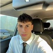 Offro lezioni private a ragazzi di elementari, medie e superiori, offrendo esperienza, competenza e pazienza nel personalizzare l’approccio allo studente