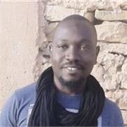 Me definiría como un formador en informática apasionado por transmitir conocimientos y despertar la curiosidad tecnológica.