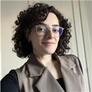 Laureata in filologia moderna con il massimo dei voti, disponibile ad aiutare chiunque abbia bisogno. Paziente e disponibile