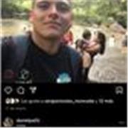 Profesor de Matemáticas da clases a niños y estudiantes universitarios