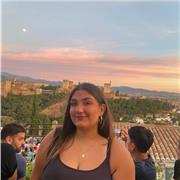 Profesora de Historia e Inglés para todas las edades y niveles, y Latín y Griego desde ESO hasta Bachillerato