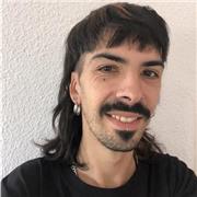 Soy estudiante del grado en Historia del Arte. Puedo ser profesor en relación a materias de arte. Estoy disponible para todo tipo de personas: niños, jovenes y adultos