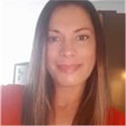 Profesora de matemáticas imparte clases a niños de todas las edades