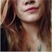 Apoyo docente en áreas como inglés, ciencias sociales, artes y literatura