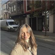 Son unha persoa dedicada que busca crear un ambiente de aprendizaxe acolledor e motivador.
Clases dirixidas a primaria, ESO e BACH