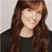 Diplomata al liceo classico Massimo d'Azeglio e studentessa di recitazione all'Accademia Mario Brusa di Torino