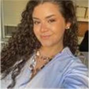 Estudiante de magisterio imparte clases de repaso y apoyo escolar a niños/as de todas las et