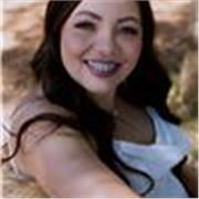 Professora disposta a auxilar no crescimento do aluno, despertando interesse pela matéria!