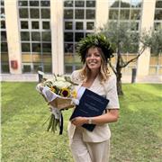 Ripetizioni di Italiano, matematica, storia, geografia, inglese per elementari e medie. Ripetizioni di materie umanistiche (anche latino a livelli base) per superiori. Laureata in Lettere Moderne e Editoria e giornalismo
