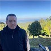 Native speaker from US giving lessons for non-native speakers