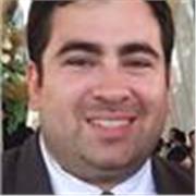 Profesor de administración imparte clases de licenciatura y maestría
