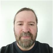 Formateur en chant et techniques vocales, je vous accompagne dans la découverte de votre voix, parlée et chantée