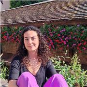 Estudiante, con capacidad de impartir clases de primaria y secundaria