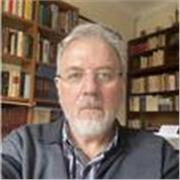 Soy serio, próximo y confiable. Me encanta enseñar y transmitir mi pasión por la enseñanza. Y que me pregunten y explicarlo mejor, si es posible.