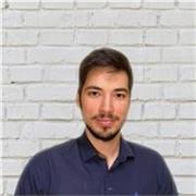 Profesor nativo de Español para Extranjeros (ELE), con experiencia real en Polonia y formación en la enseñanza de lenguas.