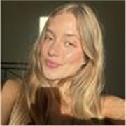 Profesora de inglés apta para todos los niveles, edades y temas. 