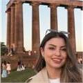 Merhaba! Ben Eylül, yaklaşık 7 yıldır anaokulundan liseye kadar farklı yaş gruplarıyla çalışan bir İngilizce öğretmeniyim.