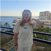 Estoy estudiando bachillerato, segundo para ser exactos, tengo 17 años y puedo dar clases de ayuda a alumnos de primaria