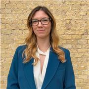 Soy licenciada en economía y hablante nativo de italiano, me gustaría ayudar a las personas que quieren aprender italiano.