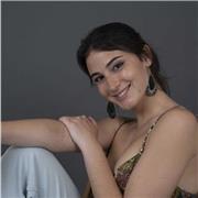 Professora de repàs i recolzament escolar. Estudiant d'arts escèniques amb títol de monitora i experiència en el lleure