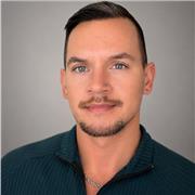 Fitnesstrainer
Ernährungsberatung
Muskelaufbau
Definition
Lifestyle Coach
Mit spaß zum Traumkörper