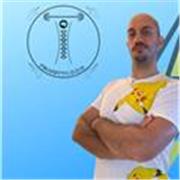 Sono un chinesiologo, osteopata e personal trainer, specializzato in lavori funzionali con attestati 4Move e multipower