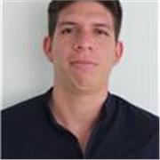 Profesor de Derecho imparte clases en preparatoria y primer semestre de universidad