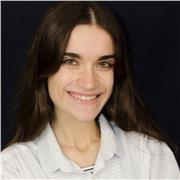 Joven con muchas ganas de cuidar y acompañar a niños/as cuando los padres no pueden, ayudándoles en los deberes,etc.