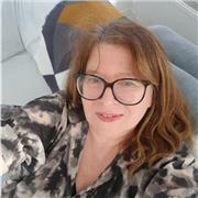 Retraitée enthousiaste de partager ses connaissances en francais, à l'oral comme à l'écrit.