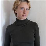 Instructora de Yoga y de Mindfulness, con más de 5 años de experiencia, en sectores de hostelería de bienestar e  individuales.