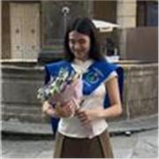 Recién graduada de Física con excelente expediente y experiencia impartiendo clases particulares de matemáticas, física y química.