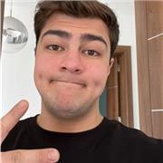 Licence en Gestion, trilingue, maitrise parfaitement la langue anglaise