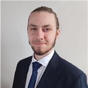 Diplomé d'un TOEIC C1 en anglais,  je propose des cours particuliers pour le primaire, collège, et lycée.