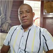 profesor de ciencias ambientales para niños de diferentes edades