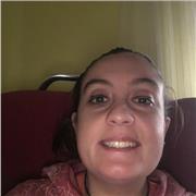 Chica de 24 años que se encuentra actualmente estudiando atención a la dependencia (segundo y último año) , y llevo toda mi vida haciendo teatro. Me encuentro actualmente estudiando en la escuela de formación actoral de actores y actrices. Me ofrezco a da
