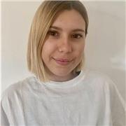 Profesora de inglés , imparte clases a niños de 6-12 años