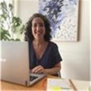 Professora argentina nativa, formada em Ciências da Comunicação na UBA, ajudo a brasileiros a se tornarem fluentes no Espanhol