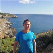 Dottore neolaureato in Filosofia, impartisco lezioni in ambito di materie umanistiche: contattatemi per ulteriori informazioni!