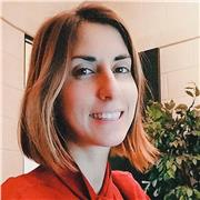 Giovane avvocato impartisce a distanza lezioni di diritto agli studenti di ogni età