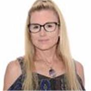 I'm a somatic coach helping people to identify blockages and work through old patterns that no longer serve them. 