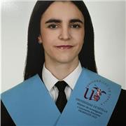 Profesora de primaria con especialidad en inglés y educación física.