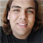 Yo me defino como una persona paciente que se amolda a los alumnos. Puedo dar clases de toda la ESO y cualquier tipo de Bachillerato en la asignatura de matemáticas