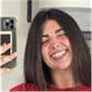 Profesora de inglés. Soy estudiante de diseño gráfico. Me desenvuelvo con fluidez en inglés. Quiero poder enseñar a quien lo necesite