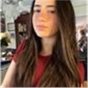 Mi nombre es Teresa y tengo 18 años, soy estudiante de psicología.
Estoy en primero de carrera. 
Saqué muy buenas notas en bach