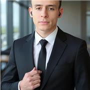 Entrenador profesional europeo con especialización deportiva niños adultos