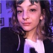 Se hai bisogno di aiuto con l'inglese, ti aspetto! Ho fatto il liceo linguistico e conseguito il FIRST Certificate, ho vissuto all'estero per sei mesi e il luogo richiedeva spesso l'uso della lingua inglese. Sono di Milano e offro lezioni private online