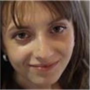 Insegnante di italiano e altre materie umanistiche per studenti delle superiori. Diplomata al liceo, frequento l’università. 